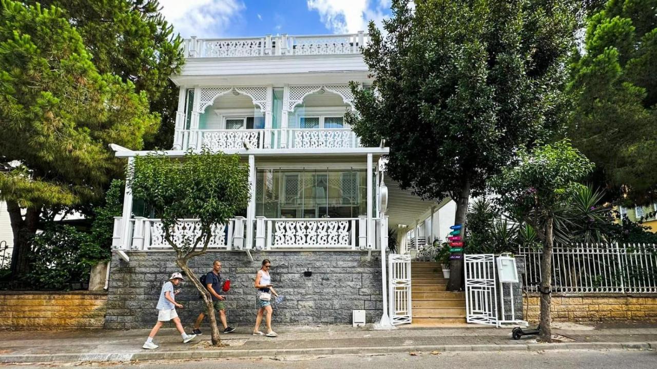 Hi Hotel Ivy Bueyuekada Адалар Екстериор снимка
