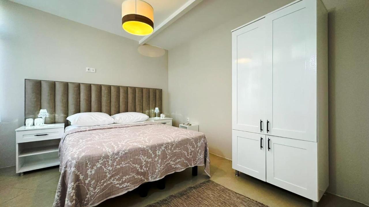 Hi Hotel Ivy Bueyuekada Адалар Екстериор снимка
