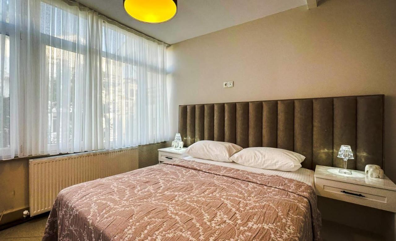 Hi Hotel Ivy Bueyuekada Адалар Екстериор снимка