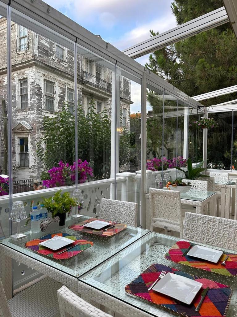 Hi Hotel Ivy Bueyuekada Адалар Екстериор снимка