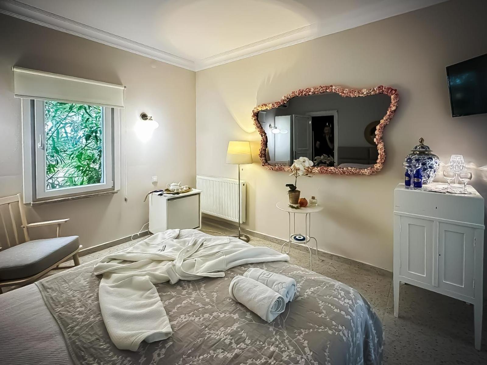 Hi Hotel Ivy Bueyuekada Адалар Екстериор снимка
