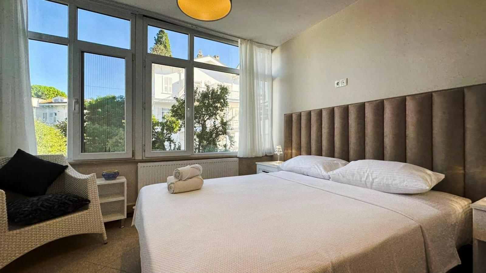 Hi Hotel Ivy Bueyuekada Адалар Екстериор снимка