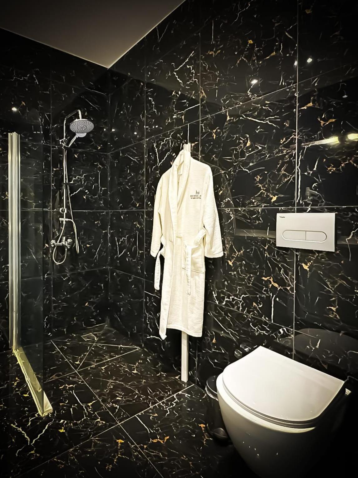 Hi Hotel Ivy Bueyuekada Адалар Екстериор снимка