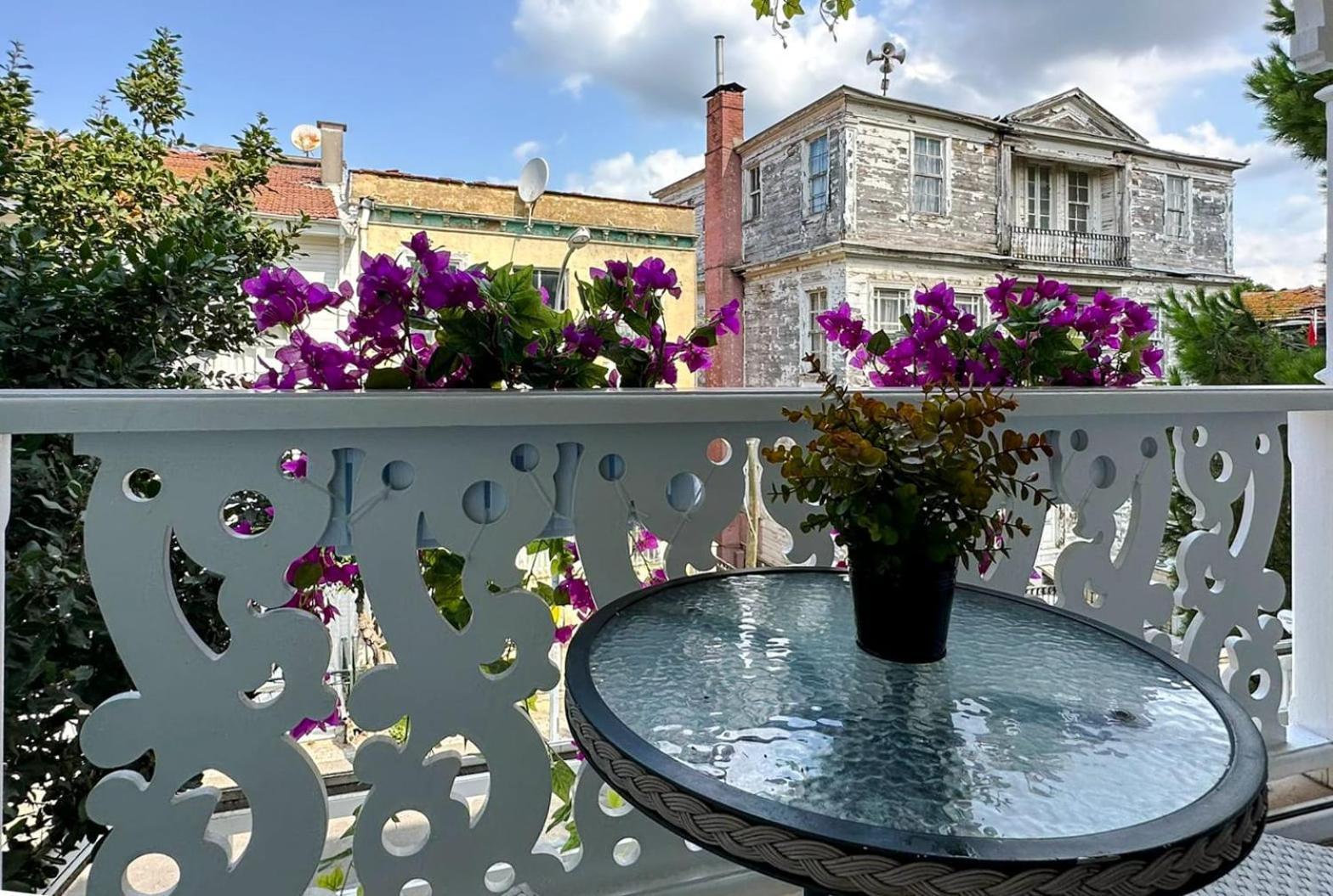 Hi Hotel Ivy Bueyuekada Адалар Екстериор снимка